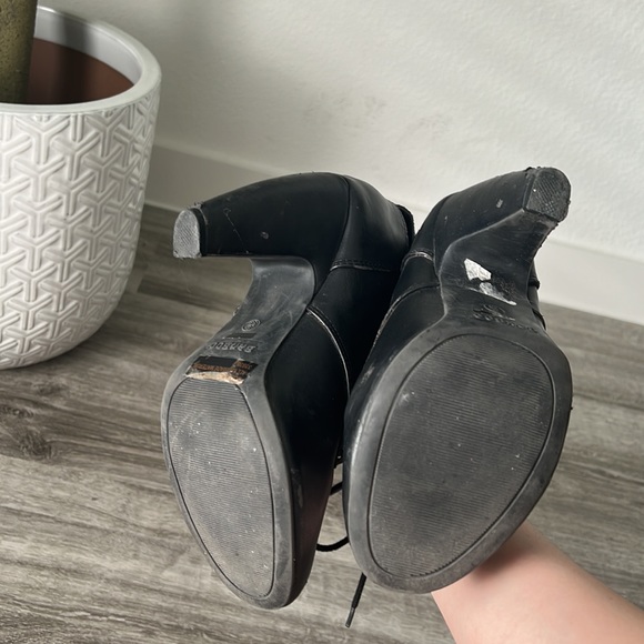 Black heel booties size 9 - Picture 14 of 15
